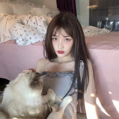女孩向前走